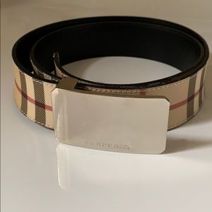 Authentic Burberry adjustable belt with dust bag